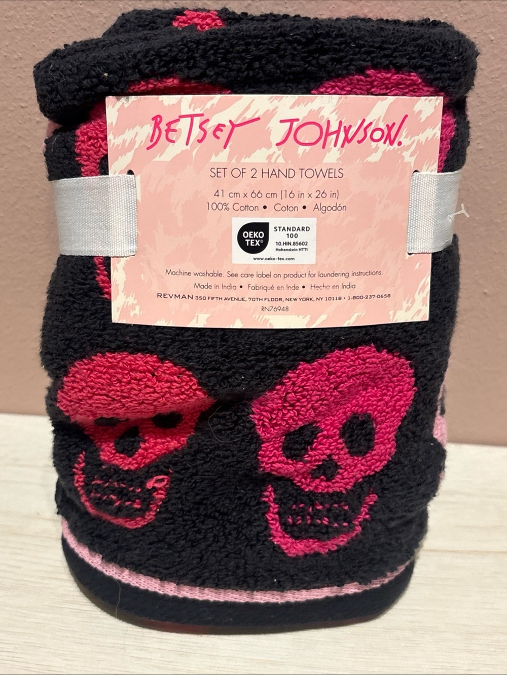 Betsey Johnson Halloween Hand Towels Pink Skulls 2pc  NEW